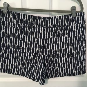 Ann Taylor LOFT size 10 navy/white shorts